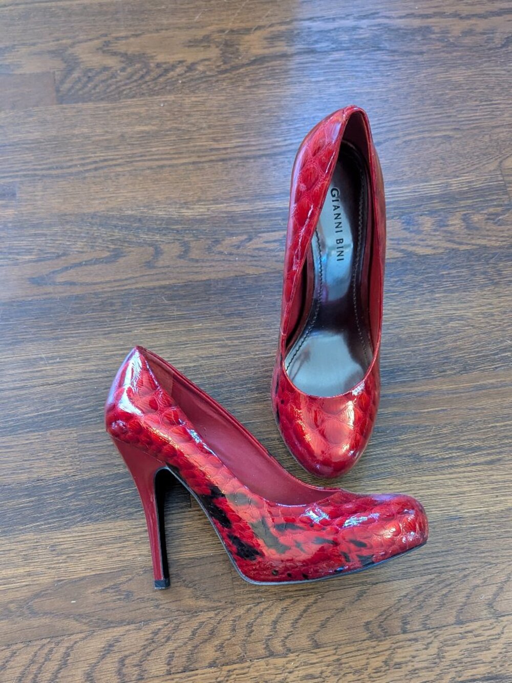 Gianni Bini Red Patent Leather Snakeskin Platform Heels